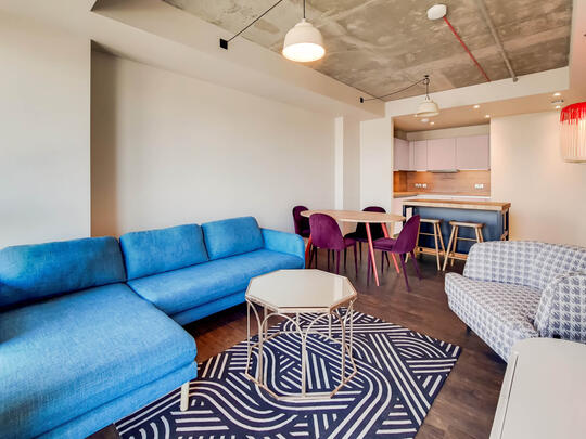 942 The Robinson East