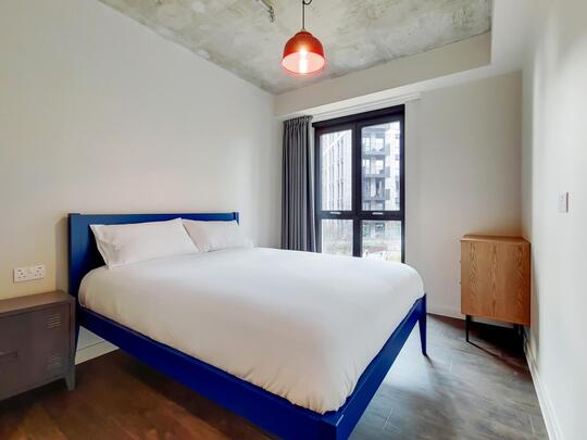 942 The Robinson East