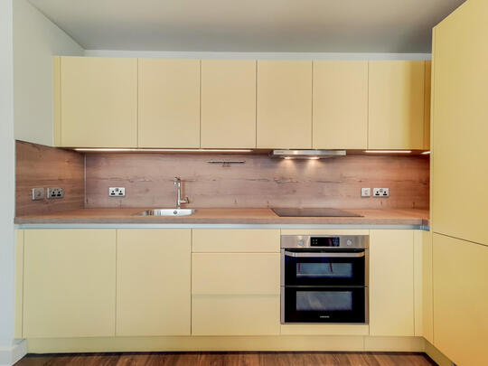 1049 The Robinson East