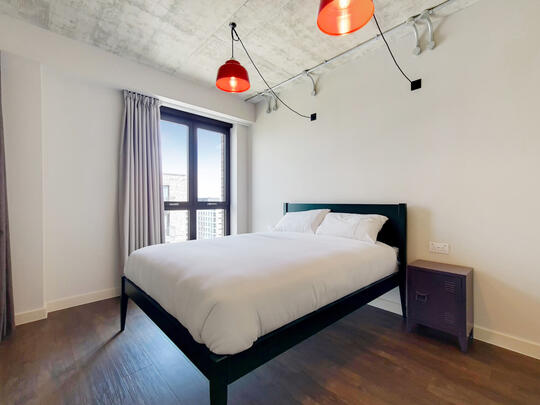 1049 The Robinson East