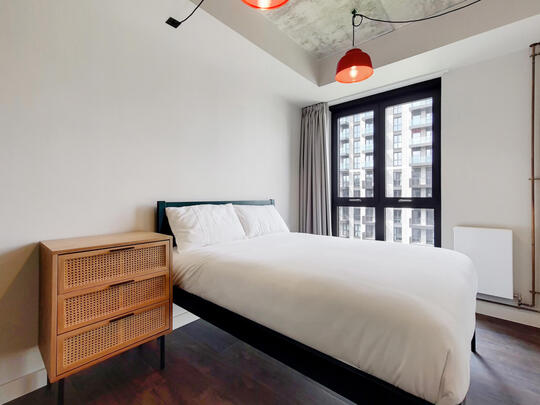 1049 The Robinson East