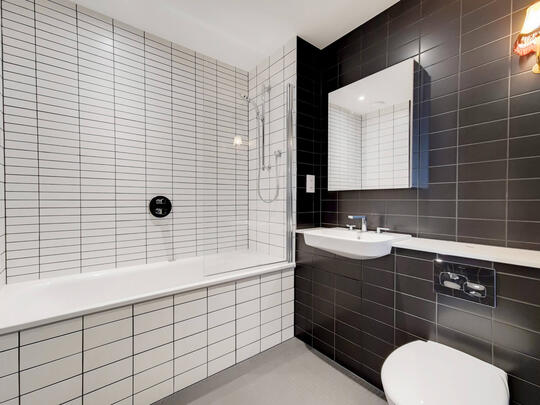 1049 The Robinson East