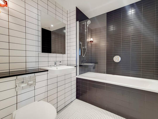 1150 The Robinson East