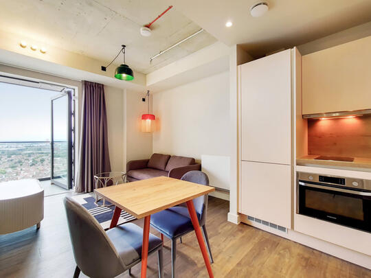 2124 The Robinson South