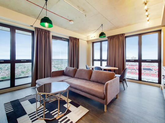 2125 The Robinson South