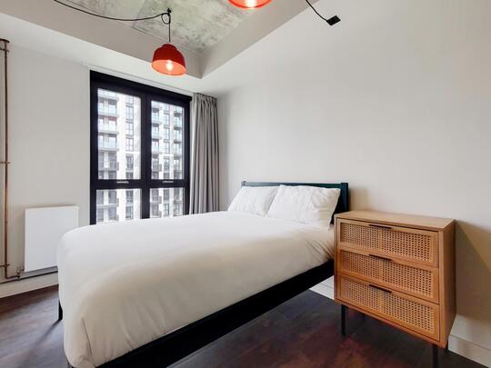 1050 The Robinson East