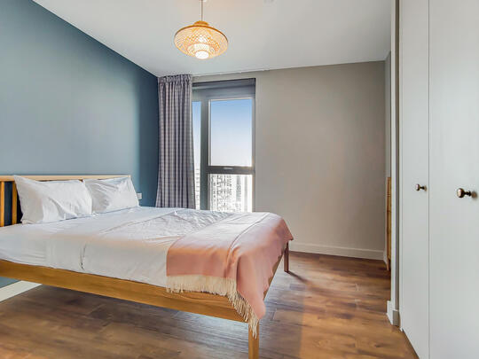 1204 Thomson