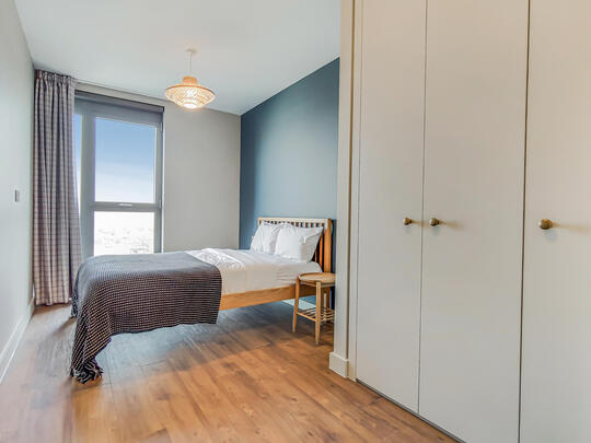 1204 Thomson