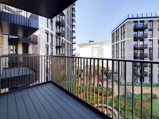 845 The Robinson East