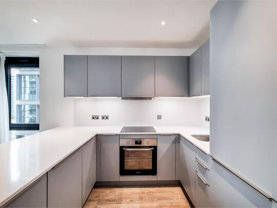 612 Landsby West