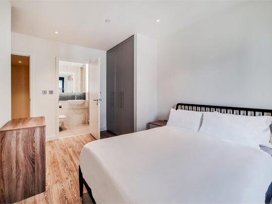 612 Landsby West