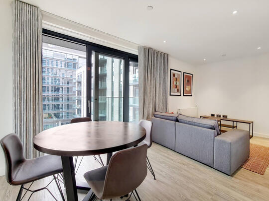 607 Landsby West