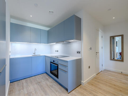 704 Landsby West
