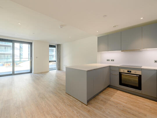 805 Landsby East