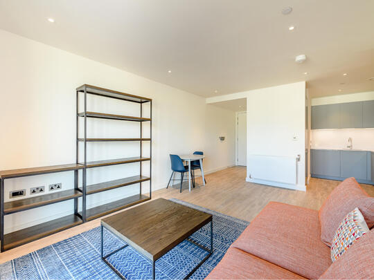904 Landsby West
