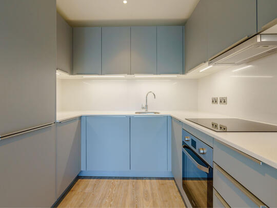 1006 Landsby West