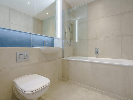 1006 Landsby West