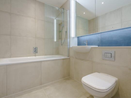 1102 Landsby West