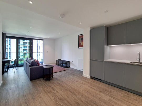 416 Landsby West