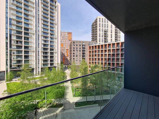416 Landsby West