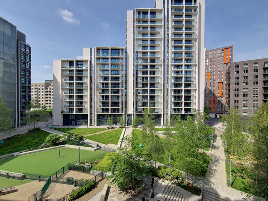 416 Landsby West