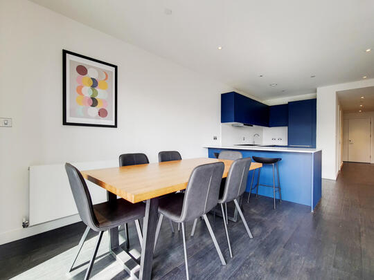 1002 Landsby East