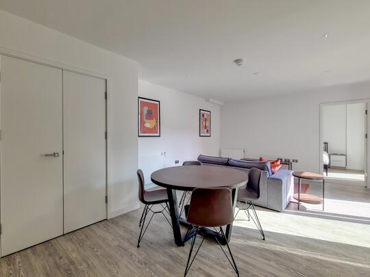 807 Landsby East