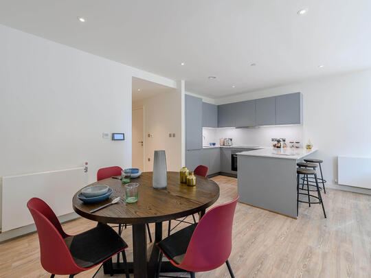 1007 Landsby East