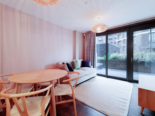 211 Thomson