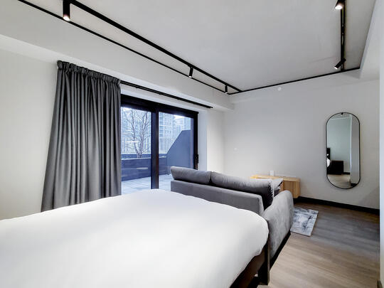 111 Luna - Image 1 of 1