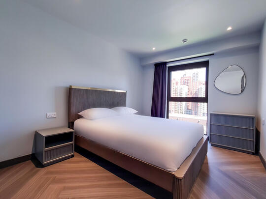 805 Luna - Image 1 of 1