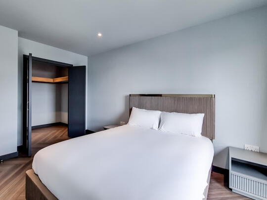 2005 Luna - Image 1 of 1