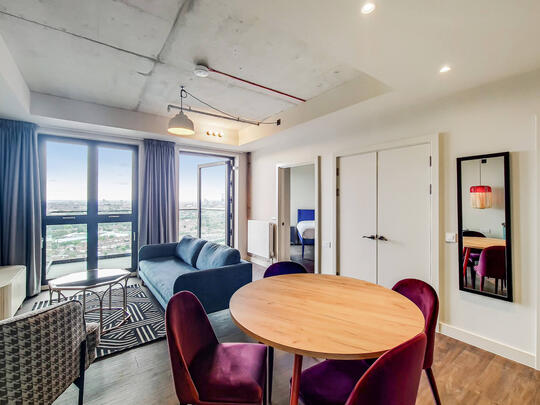 1221 The Robinson South