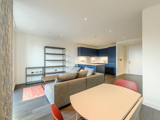 1404 Landsby East